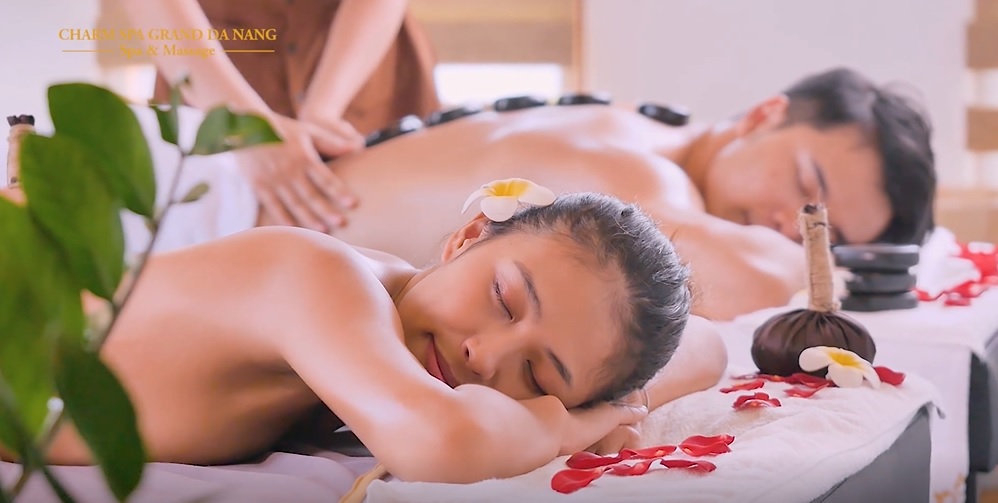 massage toàn thân tại charm spa