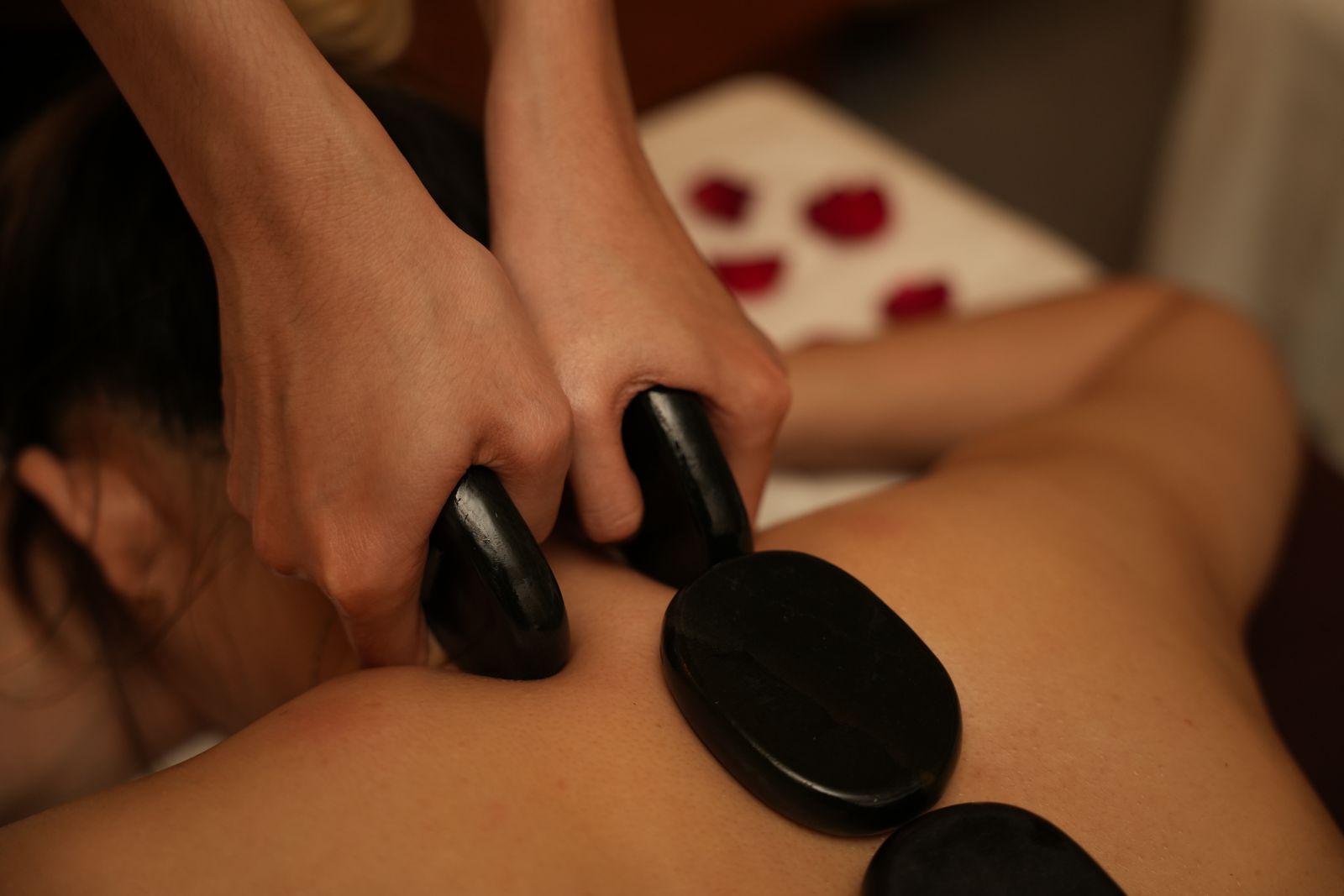 massage đá nóng nhà charm spa Đà Nẵng