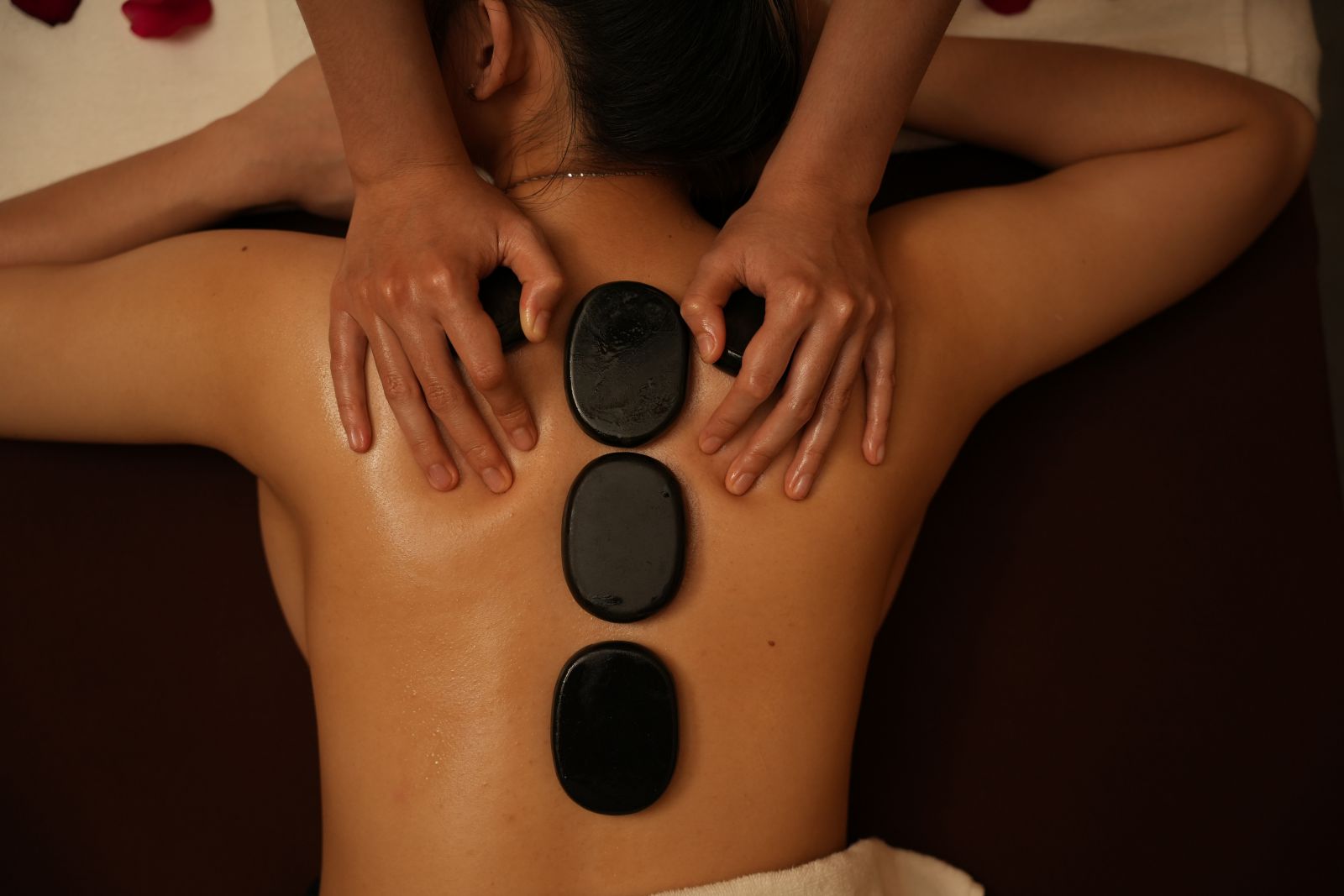 massage đá nóng nhà charm spa Đà Nẵng