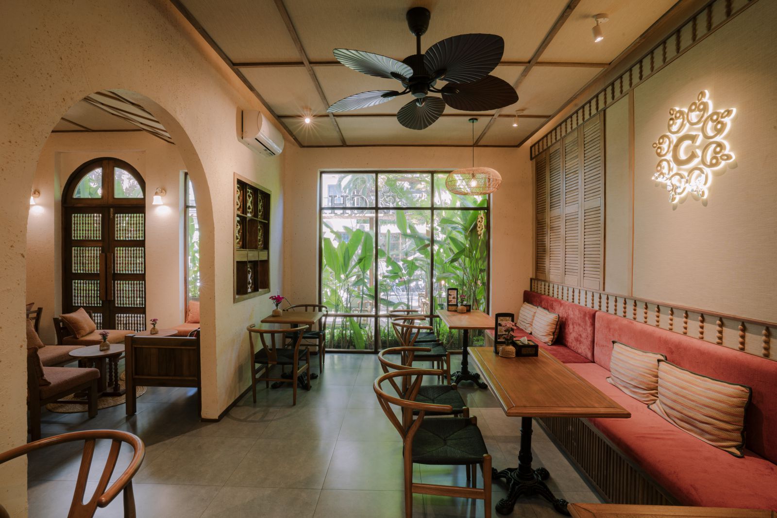 khu vực nhà hàng chi nhánh Charm spa - Garden Nha Trang