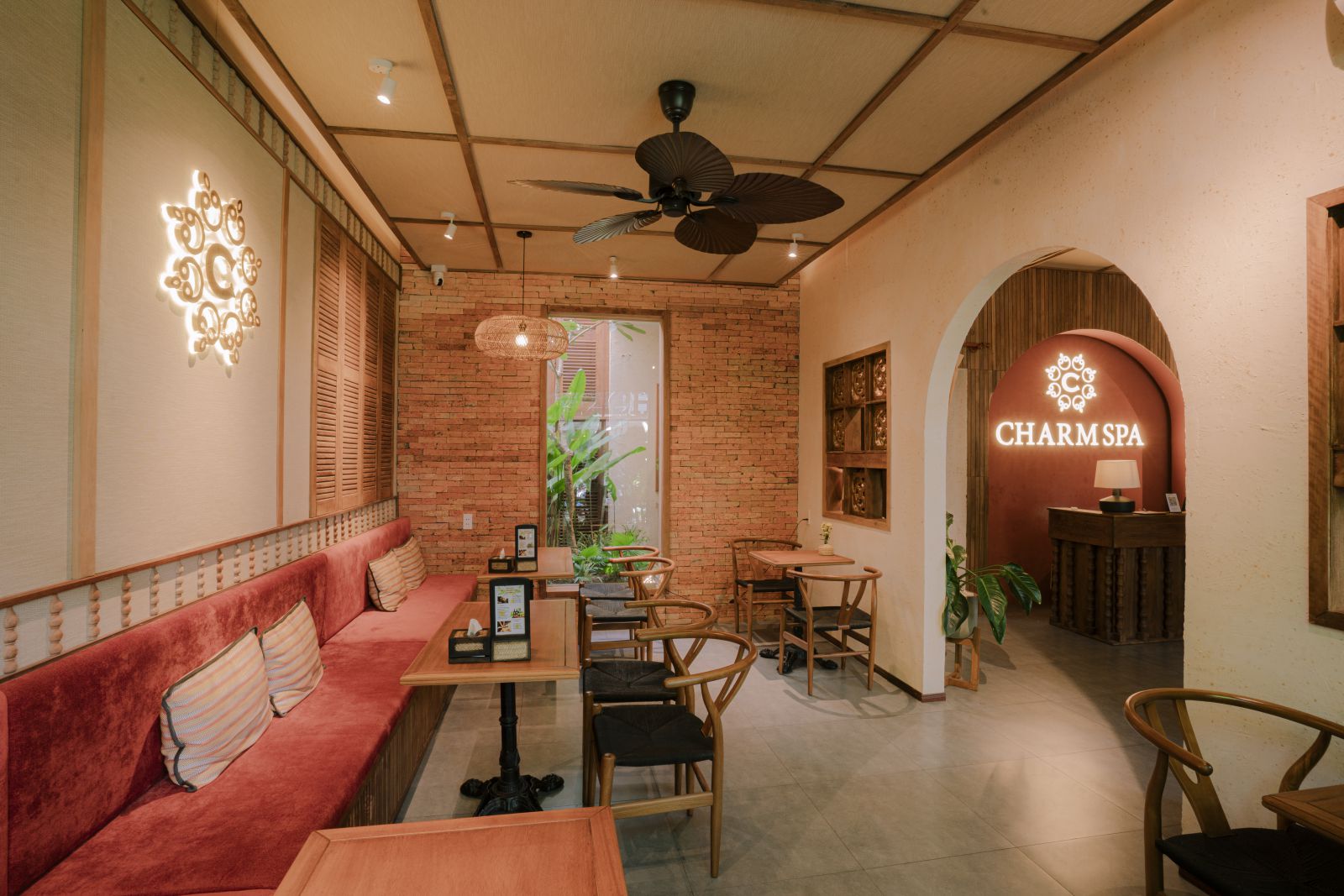 khu vực nhà hàng chi nhánh Charm spa - Garden Nha Trang